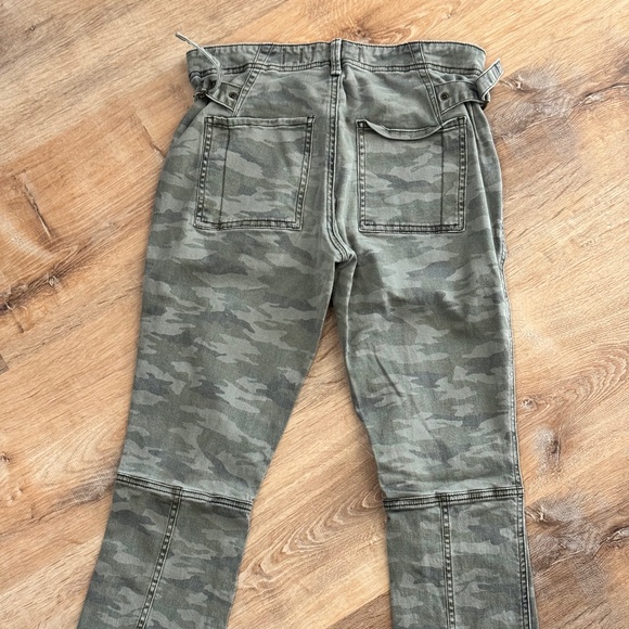 Hei Hei Anthropologie Camo Utility Skinny Pants Size 27 - Picture 2 of 2